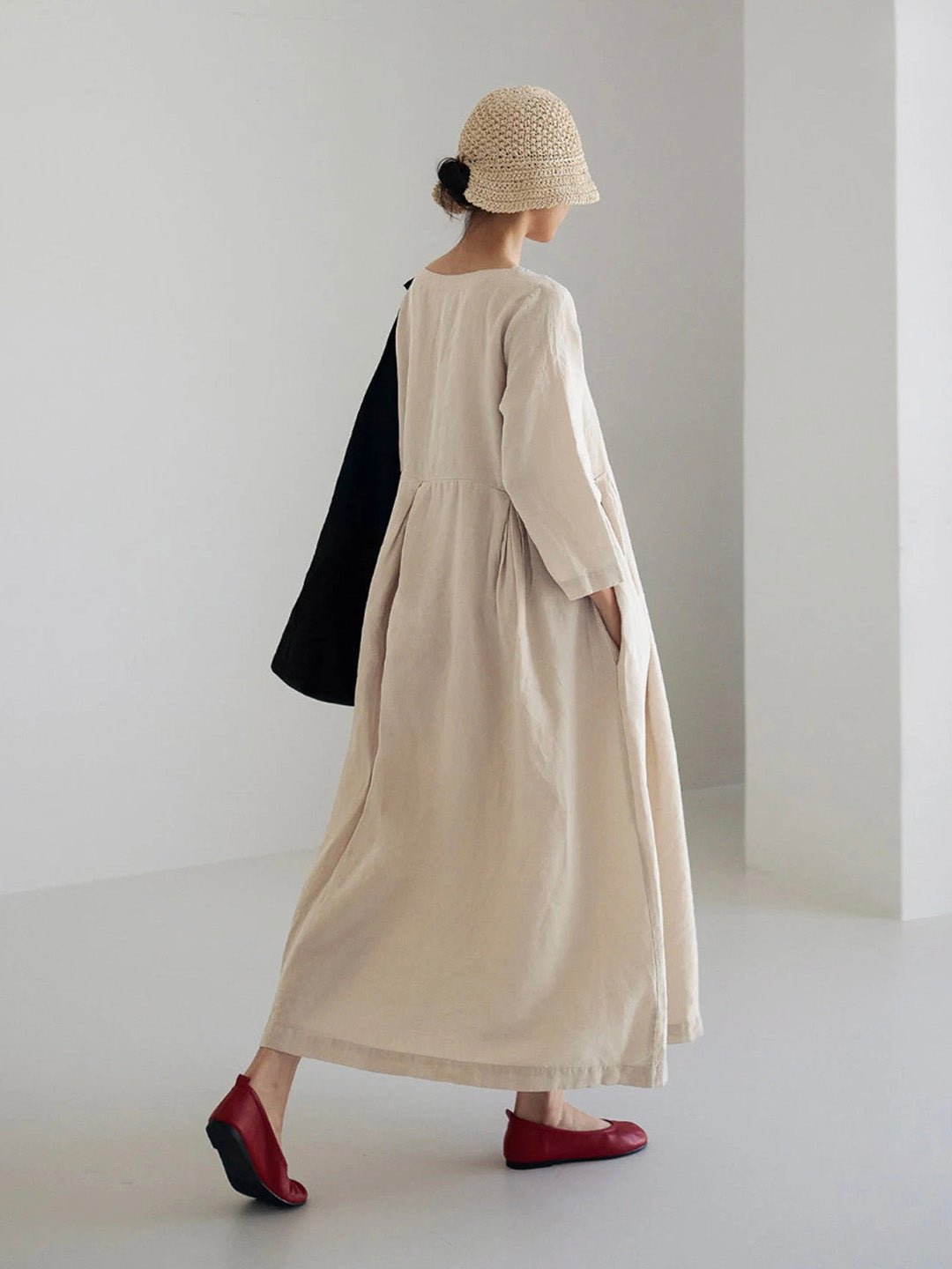 Moira | Dame Plisseret Oversized Maxikjole Med Rund Hals 4