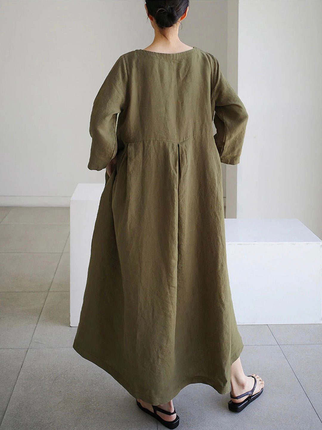 Moira | Dame Plisseret Oversized Maxikjole Med Rund Hals 8